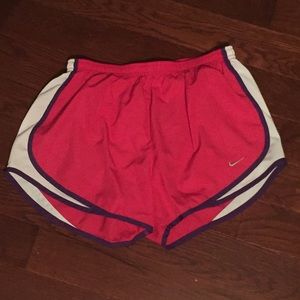 NIKE SHORTS